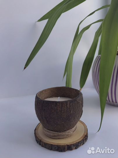 Свеча в кокосе