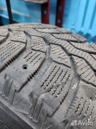 Bridgestone Blizzak Spike-01 235/60 R18