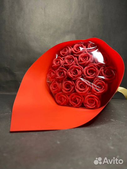 Красные Розы из Белого Шоколада - 19 шт в Букете