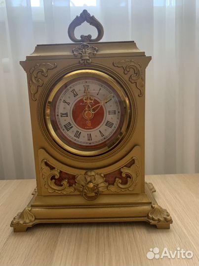 Часы настольные, каминные