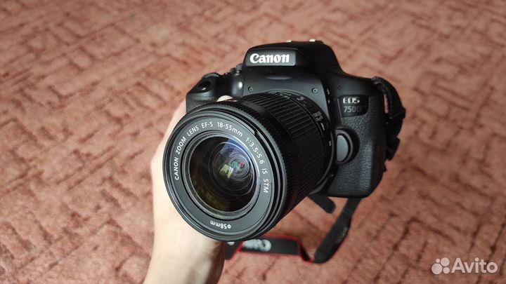 Зеркальный фотоаппарат