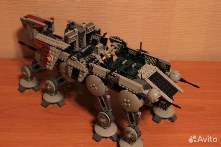 Lego Star Wars 10195 Republic Dropship with AT-OT