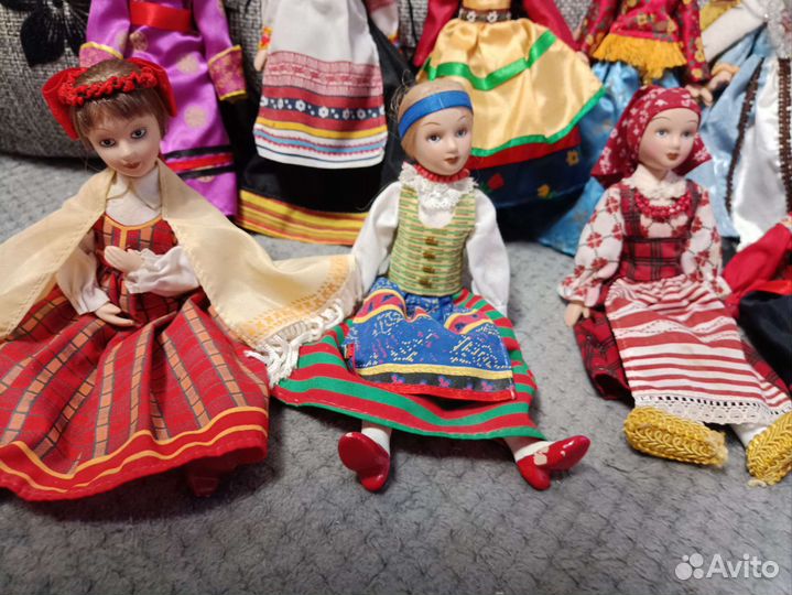 Куклы фарфоровые