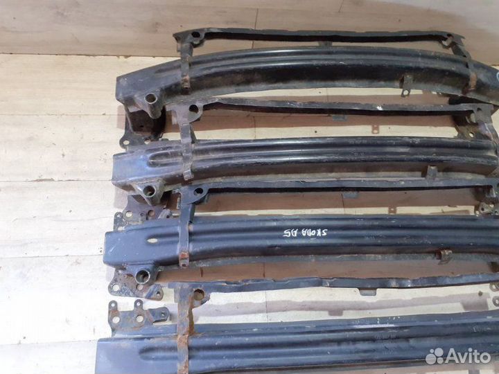 Усилитель переднего бампера Skoda