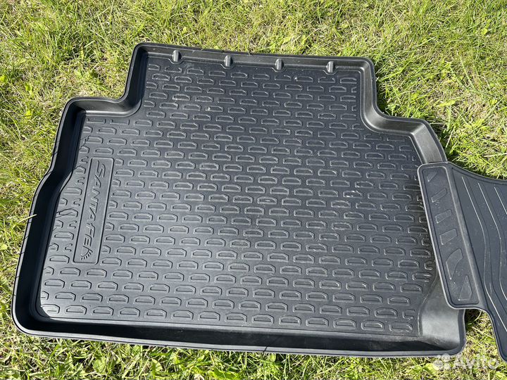 Резиновые коврики Santa Fe IV