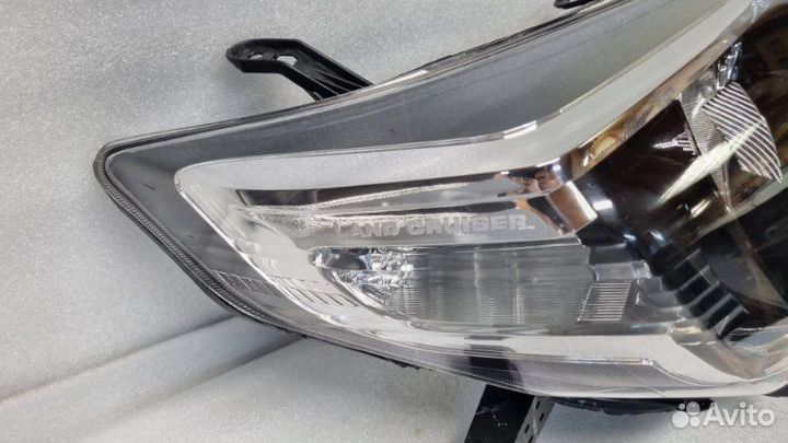 Фара передняя правая Toyota Land Cruiser Prado 150
