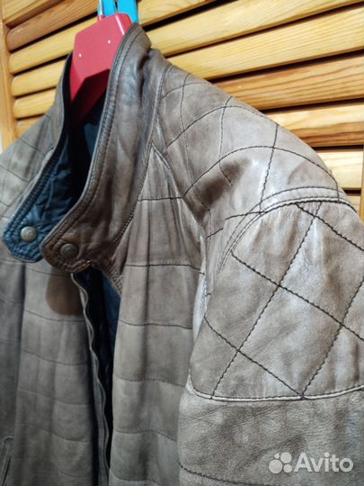 Кожаная куртка Massimo Dutti (Испания) 56р