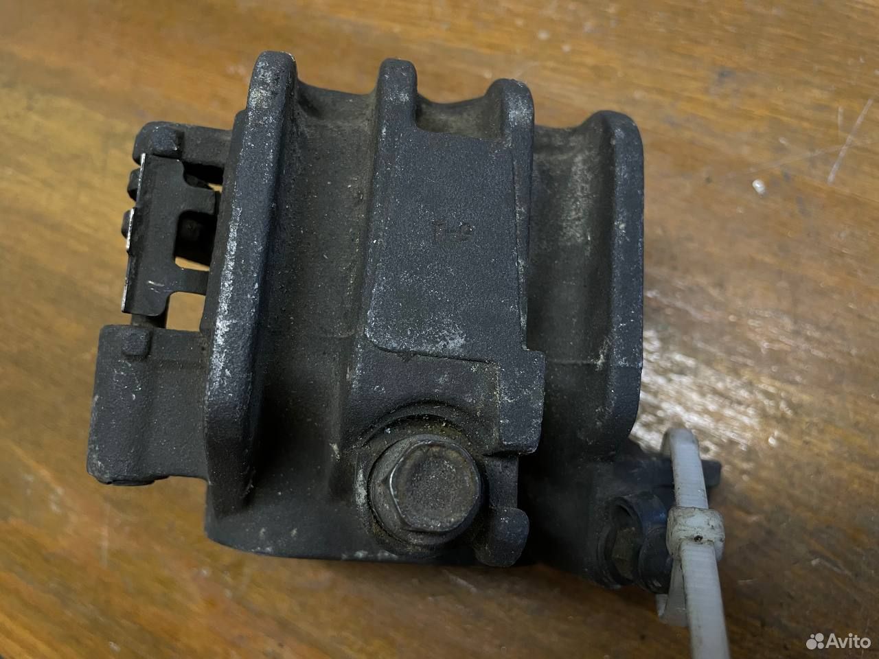 Передний тормозной суппорт Suzuki RF400 RF600 4