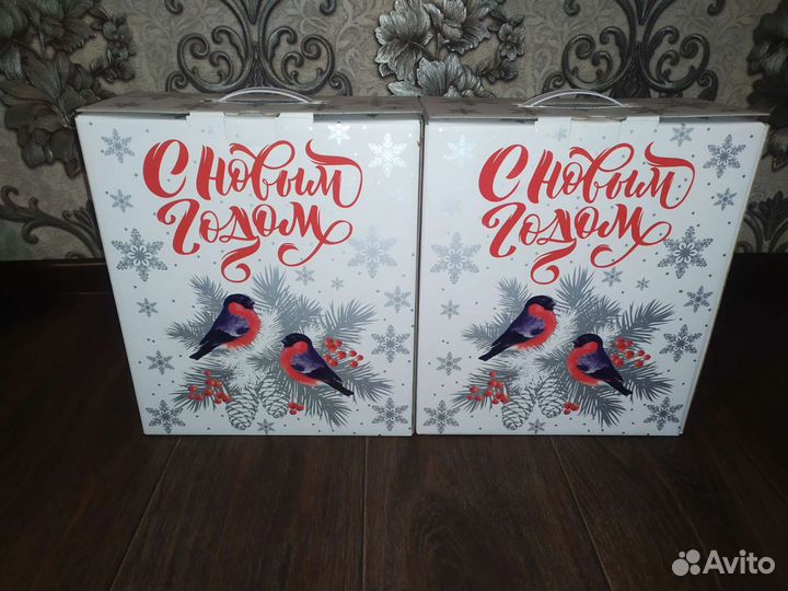 Коробка подарочная новогодняя