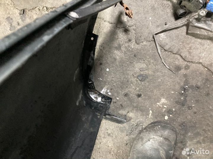 Бампер задний Toyota Corolla AE100 5AFE