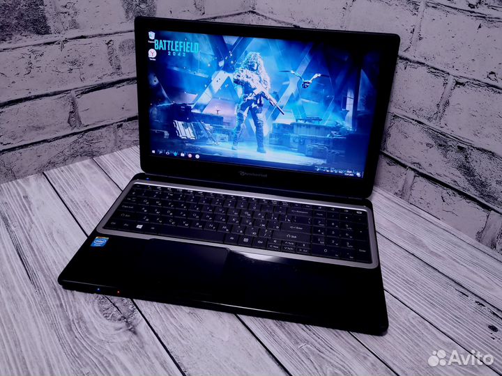 Быстрый ноутбук Packard/HD 15.6/HDD 326