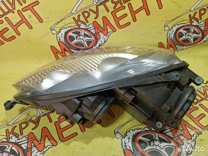 Фара оригинал передняя правая Volkswagen Golf 5