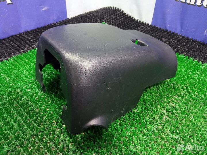 Заглушка крепления сидений задняя правая Mitsubishi L200