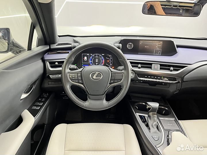 Lexus UX 2.0 CVT, 2021, 32 000 км