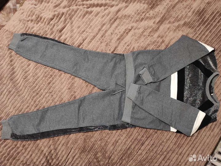 Спортивный костюм женский