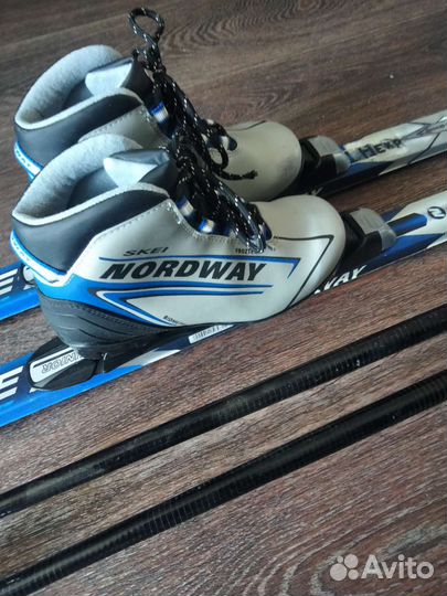 Продам лыжи с ботинками