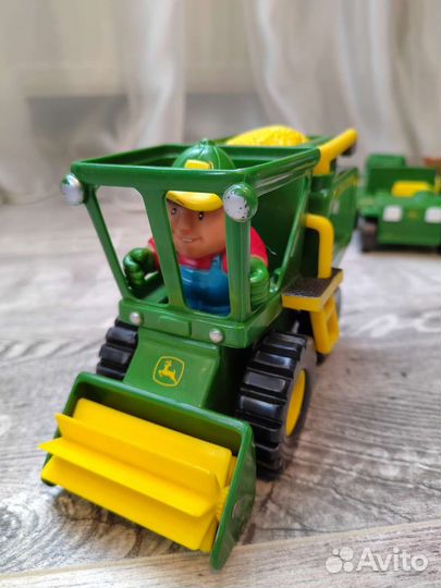 Набор тракторов John Deere