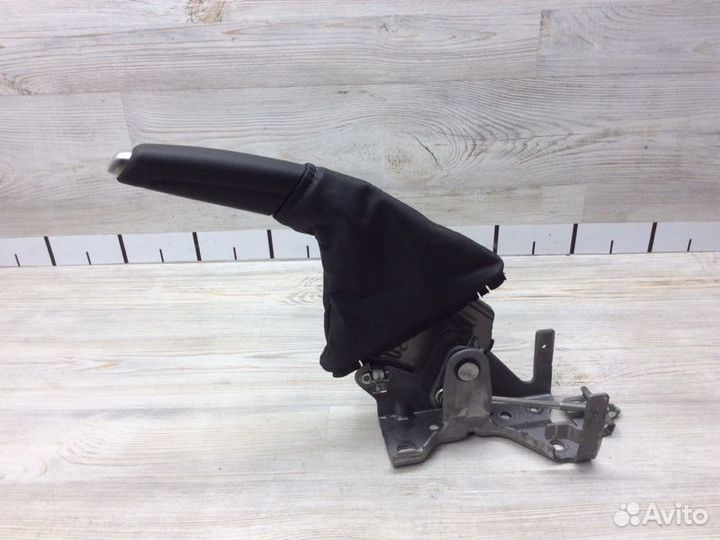 Рычаг стояночного тормоза Renault Arkana пробег 46