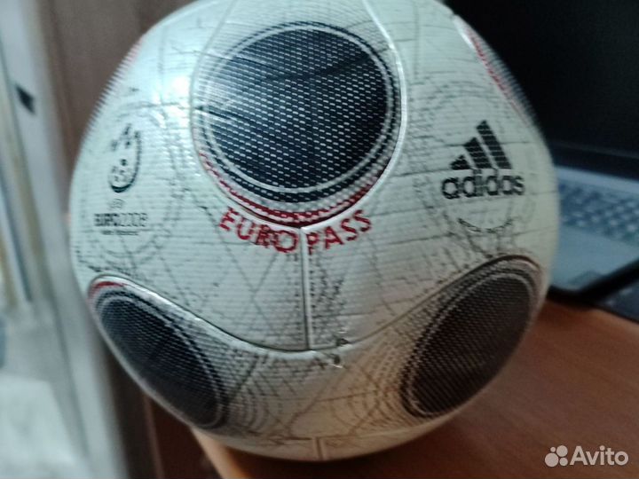 Футбольный мяч adidas europass 2008