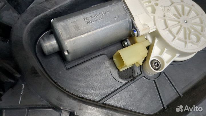 Стеклоподъемник электрический левый передний Chrysler Voyager, 2010