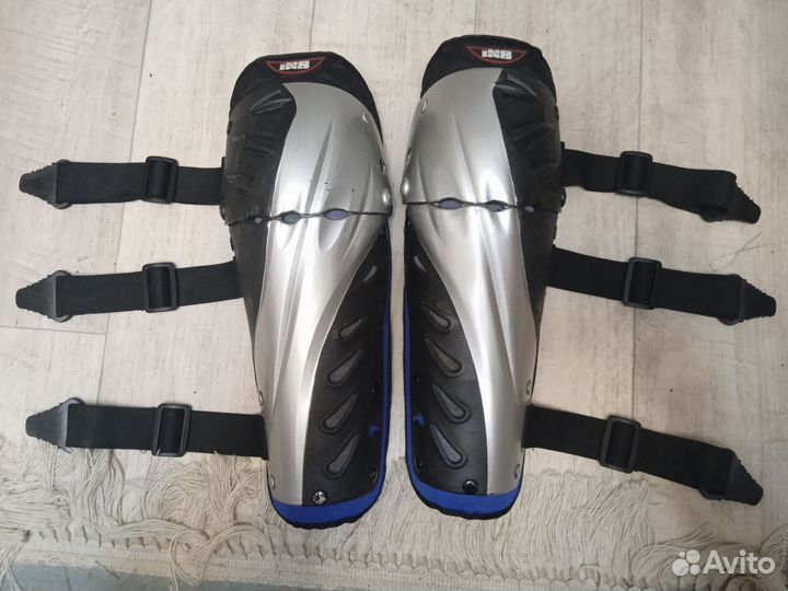 Наколенники IXS