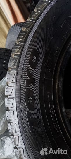 Toyo Observe Ice-Freezer SUV 215/70 R16 100