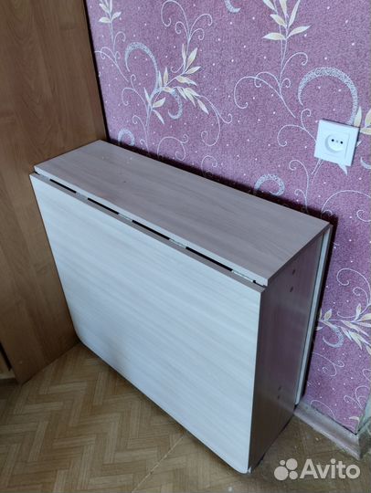 Стол книжка