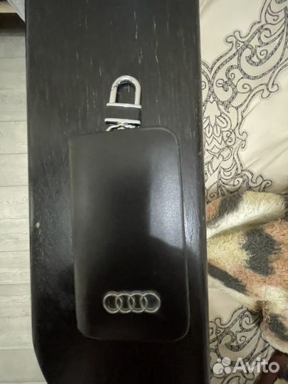 Ключница для автомобильных ключей audi