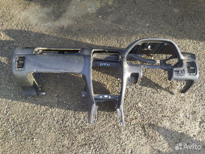 Торпедо Nissan Cefiro седан 2 1997