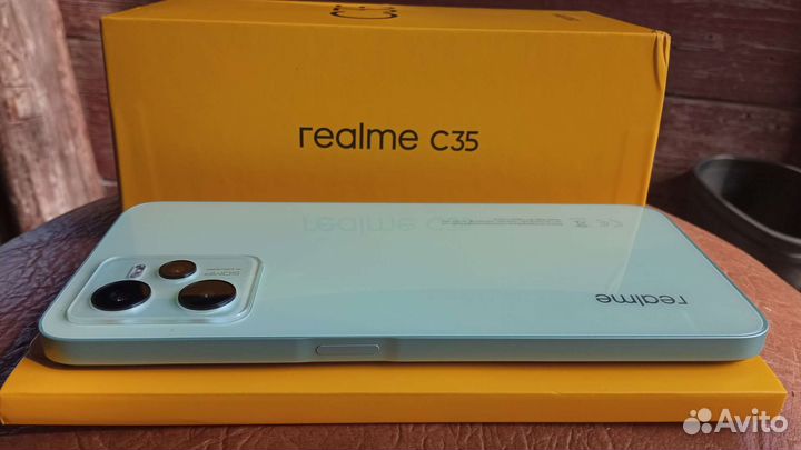 Телефон Realme c35