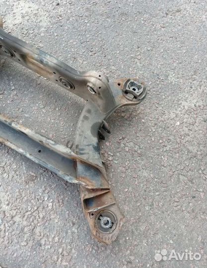 Подрамник mercedes w204