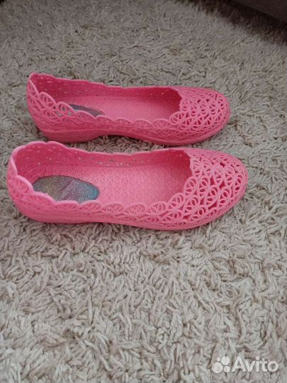 Резиновые тапки для девочки