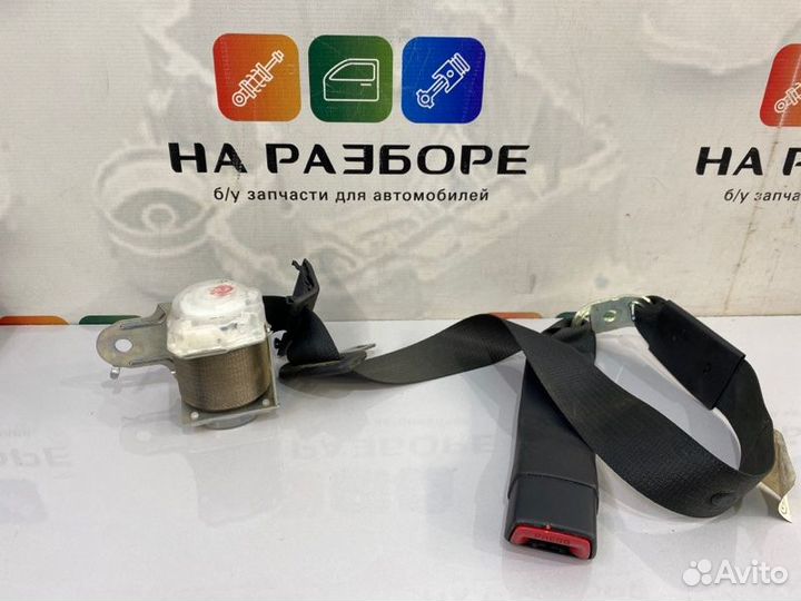 Ремень безопасности задний Toyota Camry XV55