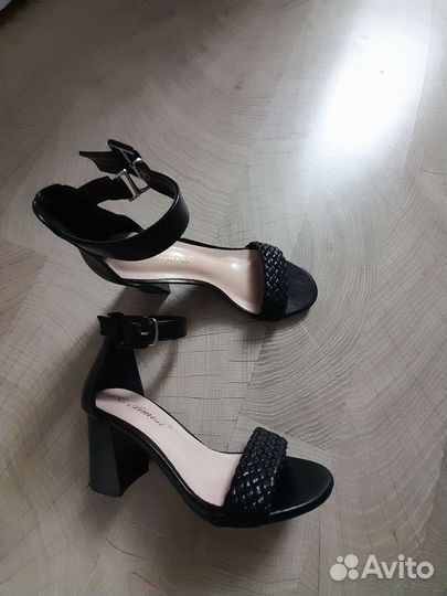Сандалии женские 36 размер