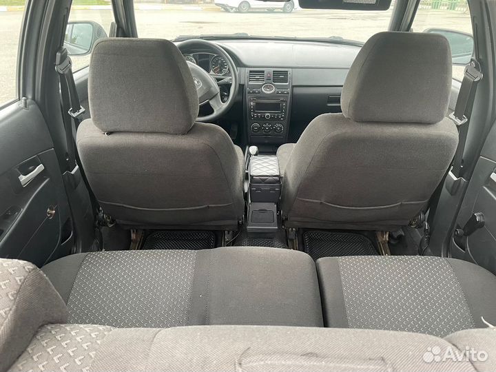 Капот на priora