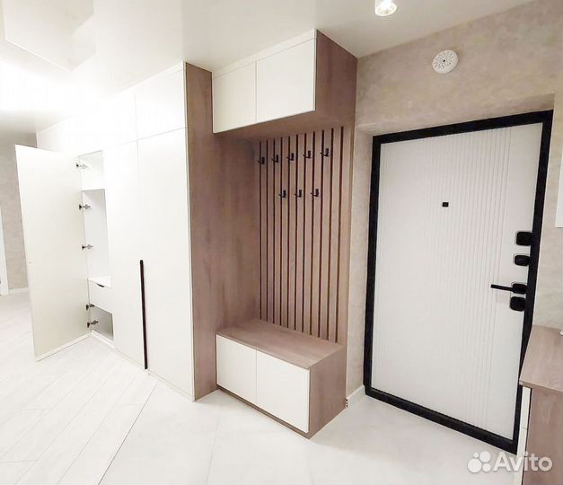 Прихожий шкаф