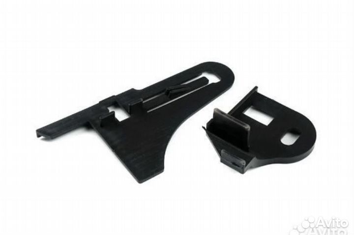 Фара правая (кронштейн) Megane 3 260100017R