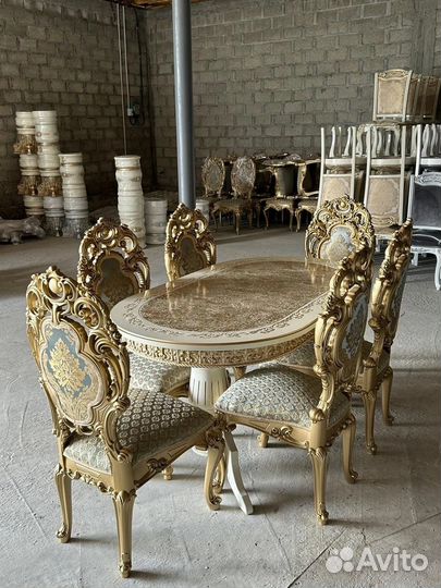 Столы и стулья