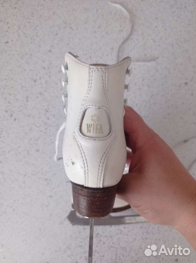 Фигурные коньки Wifa 28