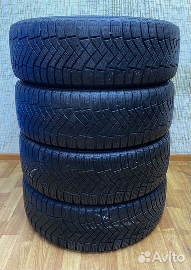 Pirelli Ice Zero FR 215/65 R17