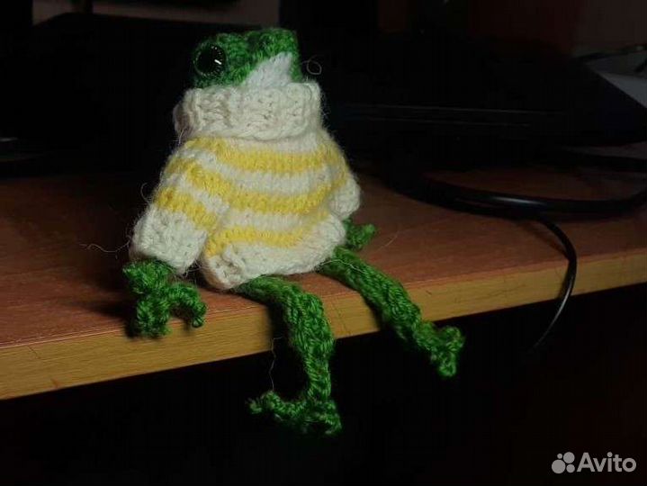 Вязаная лягушка