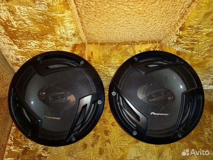 Продам трехполосные а/м колонки пионер тs-A2503i