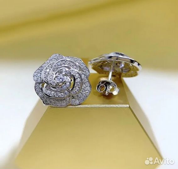 Серьги в стиле Chanel