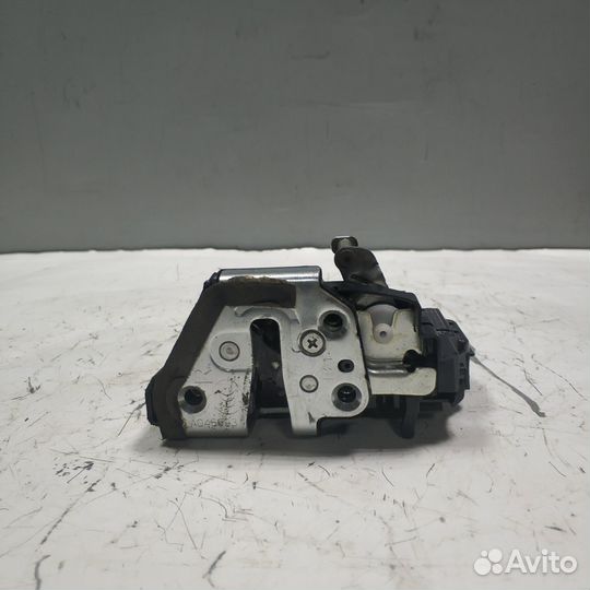 Замок задней правой двери Toyota RAV4 XA30