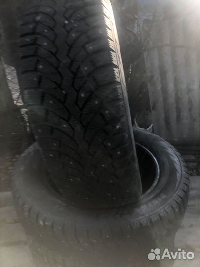 Michelin Defender 215/60 R18