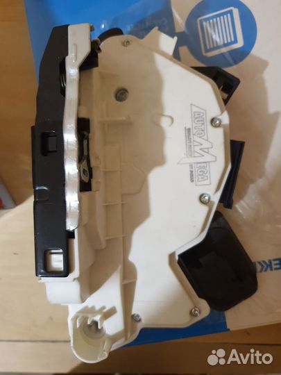 Замок водительской двери VW поло