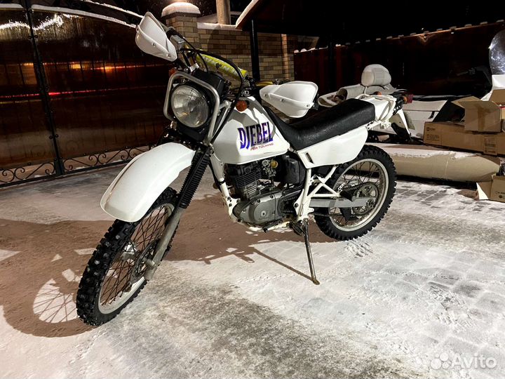 Suzuki Djebel 125