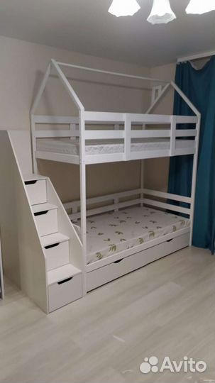 Кроватка детская двухьярусная 