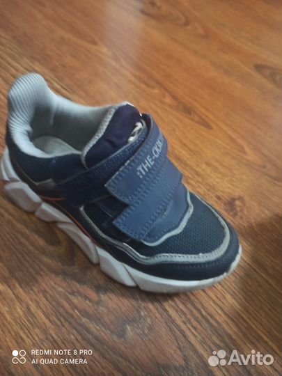 Продам детские кроссовки для мальчика