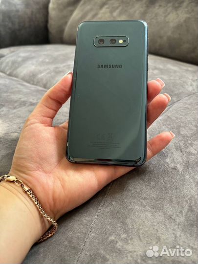 Samsung Galaxy S10e, 6/128 ГБ